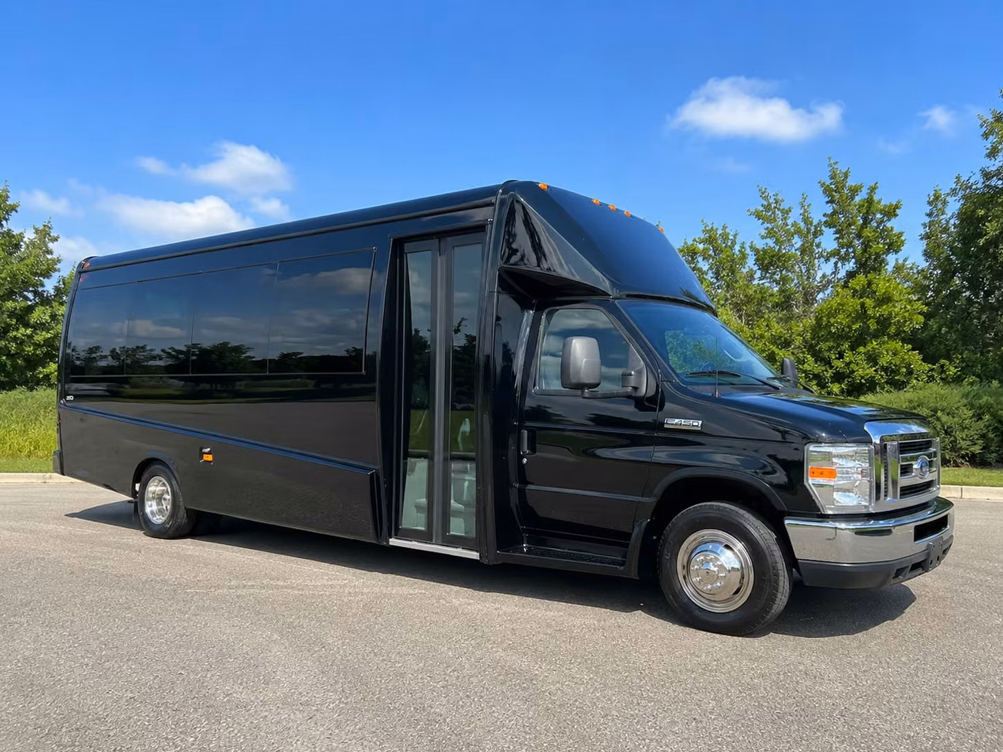 15 passenger minibus